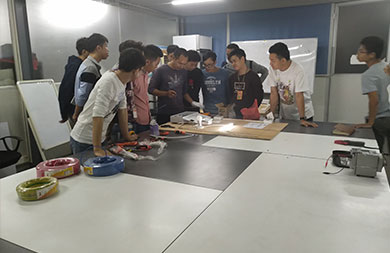 30+工程师团队 · 快速满足客户要求